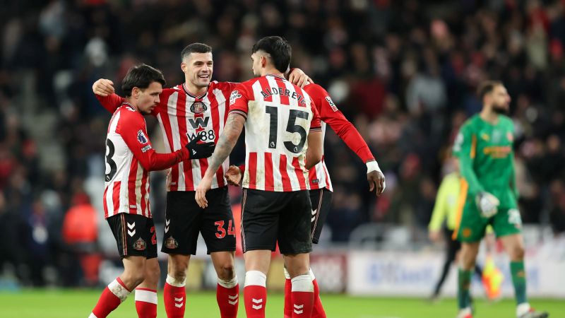 Para pemain Sunderland rayakan keberhasilan mempertahankan tren tak terkalahkan di kandang saat menjamu Manchester City
