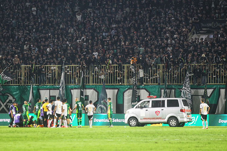 Para suporter ingin Super Elja benar-benar serius agar bisa kembali promosi ke kompetisi Super League.