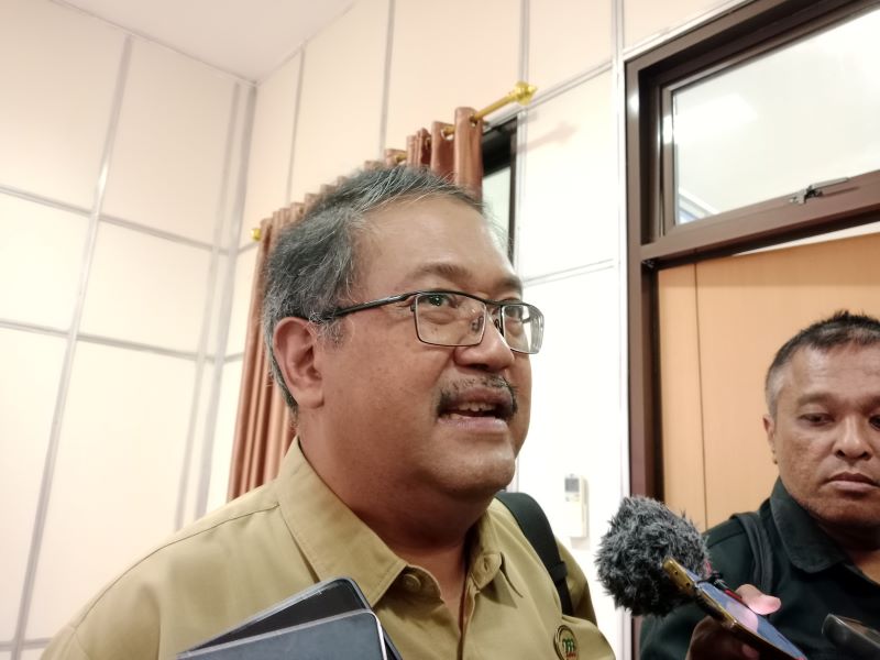 Direktur RSJ Grasia Akhmad Akhadi