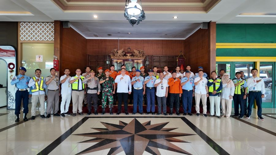 Personel Bandara Adisutjipto