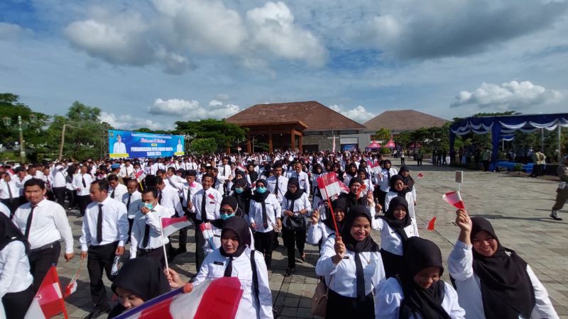 GEMBIRA: PPPK Paruh Waktu menggambarkan kegembiraan mereka setelah diangkat status.