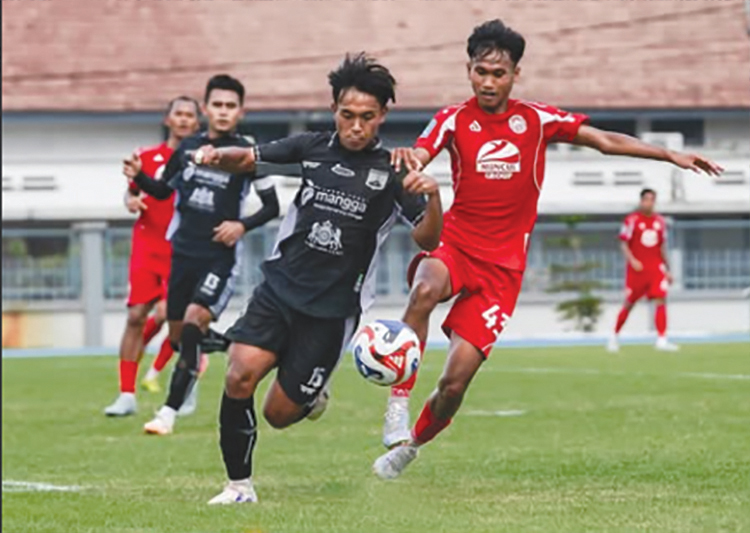Persiba Bantul saat melawan Persekabpas Pasuruan di Stadion Pasiran, Surabaya, Minggu (4/1) lalu. Skor imbang 1-1.