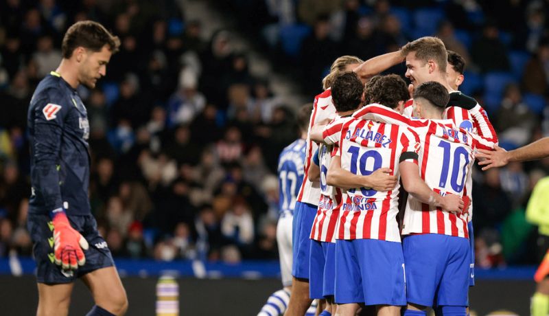 Selebrasi pemain Atletico Madrid setelah Alexander Sorloth cetak gol dalam hasil imbang atas Real Sociedad