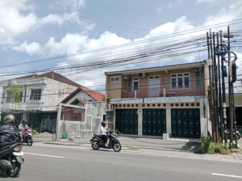 Markas scammer yang digerebek Polresta Jogja di Jalan Gito Gati, Penen, Donoharjo, Ngaglik, Sleman.