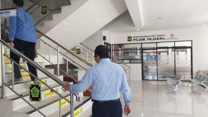 BERKEGIATAN: Sekretaris Daerah Kulon Progo enggan berkomentar perihal penggunaan baju PDH Kemeja Biru.&nbsp;