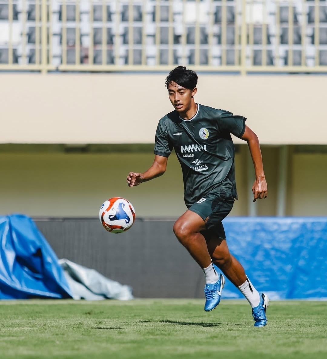 Bek muda PSS Sleman Ifan Nanda.