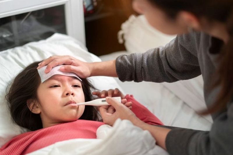 Cuaca yang tak tentu bikin badan jadi mudah terkena penyakit.
