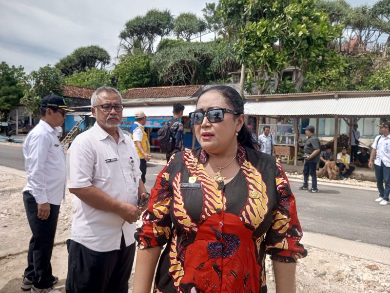 Bupati Gunungkidul Endah Subekti Kuntariningsih saat ditemui di Pantai Sepanjang pada Rabu kemarin (7/1/2026).