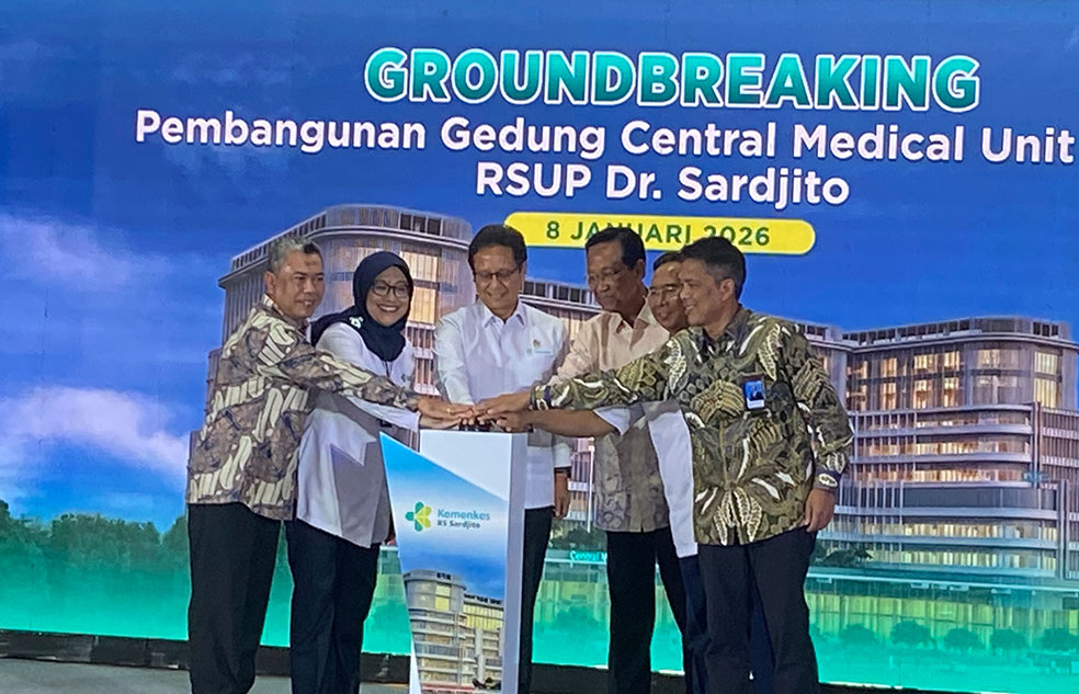 Menkes Budi Gunadi Sadikin dan Gubernur Hamengku Buwono X melakukan peletakkan batu pertama pembangunan gedung Central Medical Unit (MCU) RSUP Dr Sardjito, Kamis (8/1).