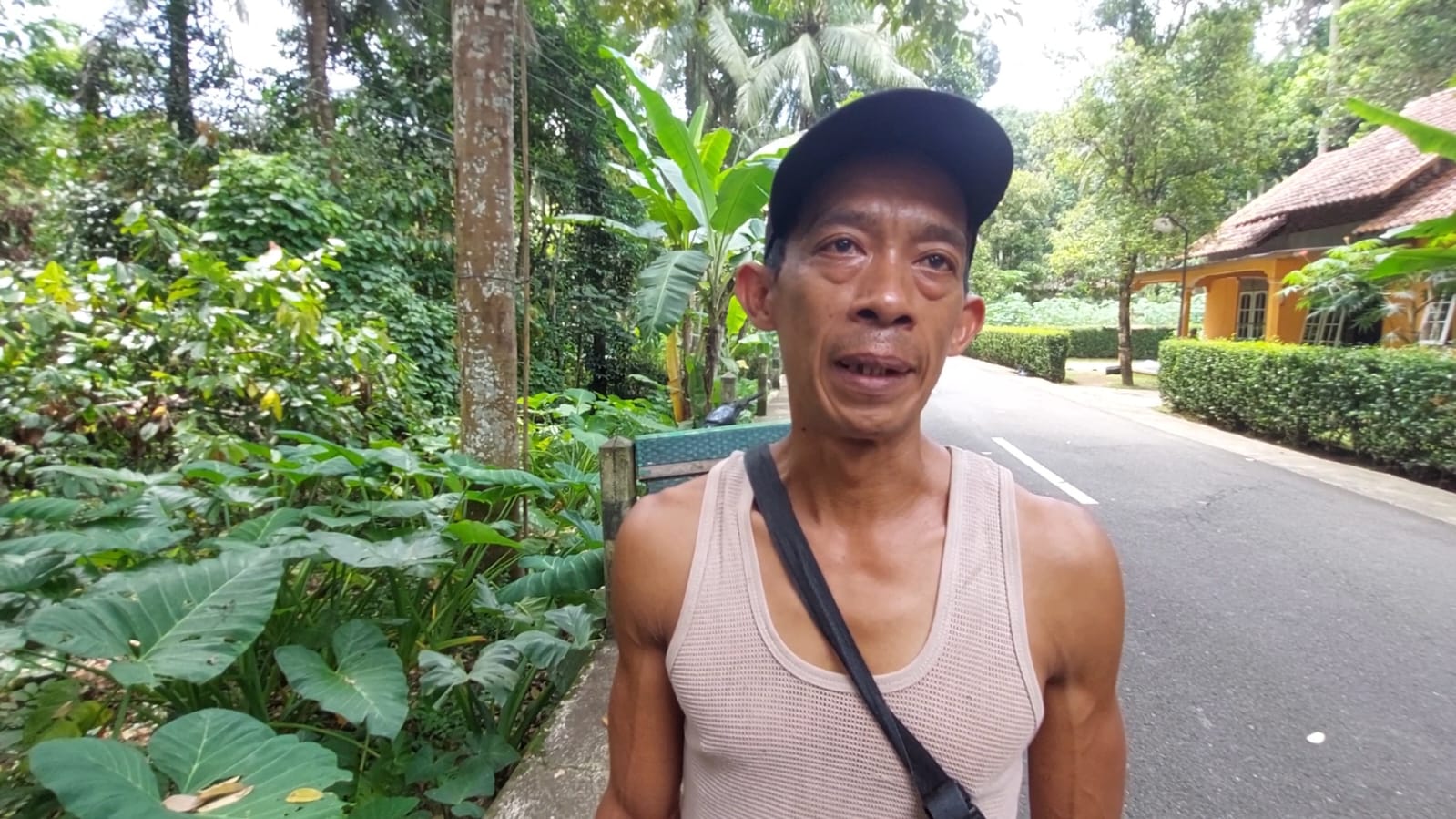 Headshot Sudarno petani Durian dengan brand Kadir