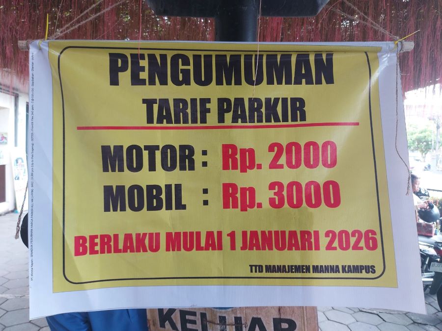 Pengumuman tarif parkir baru di Manna Kampus (Mirota Kampus 2) Cabang Jl Simanjuntak (threads.com/@singolion)