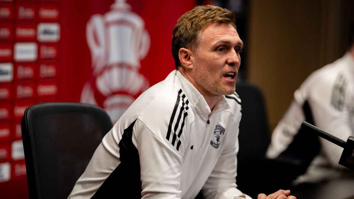 Darren Fletcher tegaskan siap untuk memimpin Manchester United hingga akhir musim