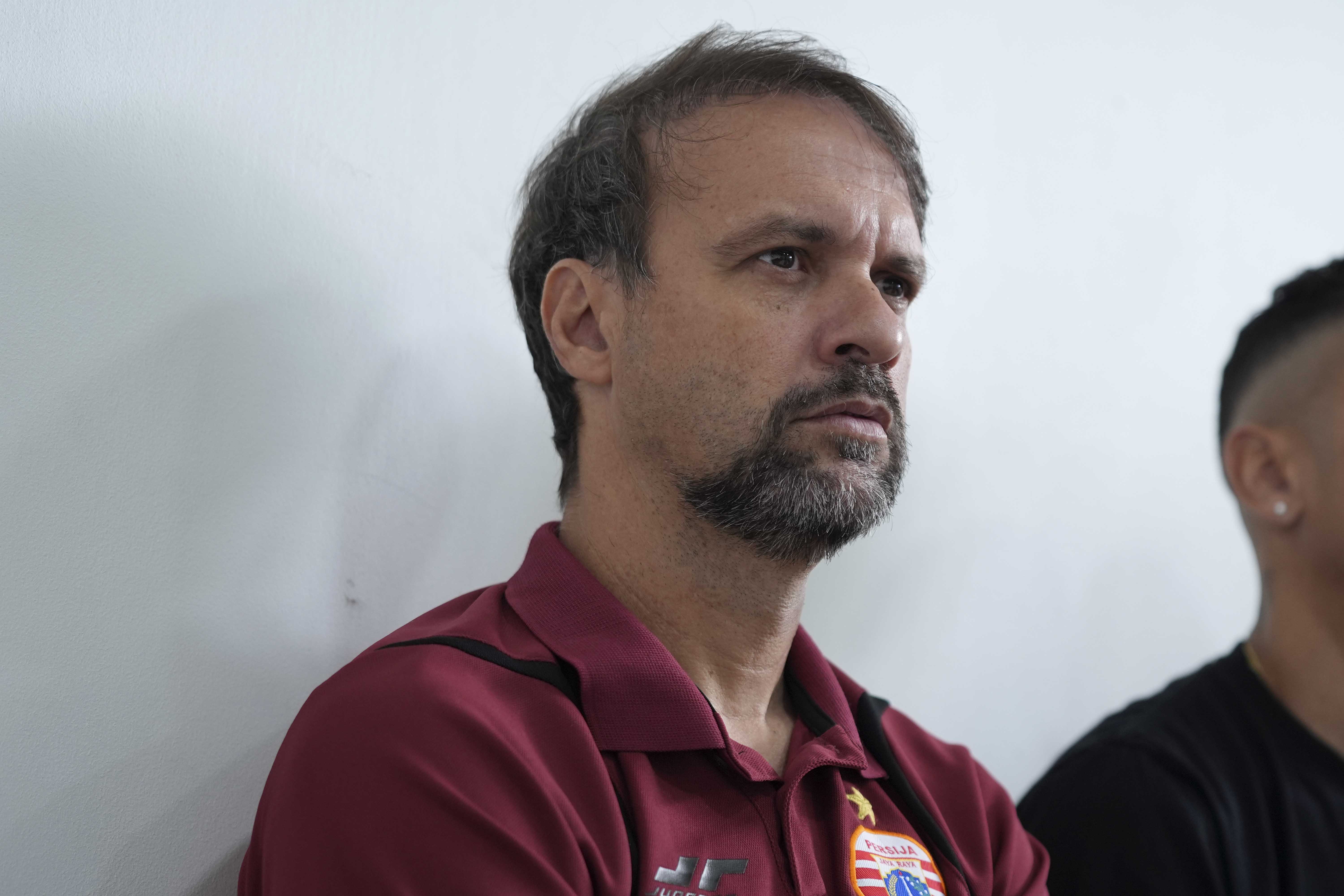 Pelatih Persija Jakarta, Mauricio Souza incar tiga poin saat menantang Persib Bandung