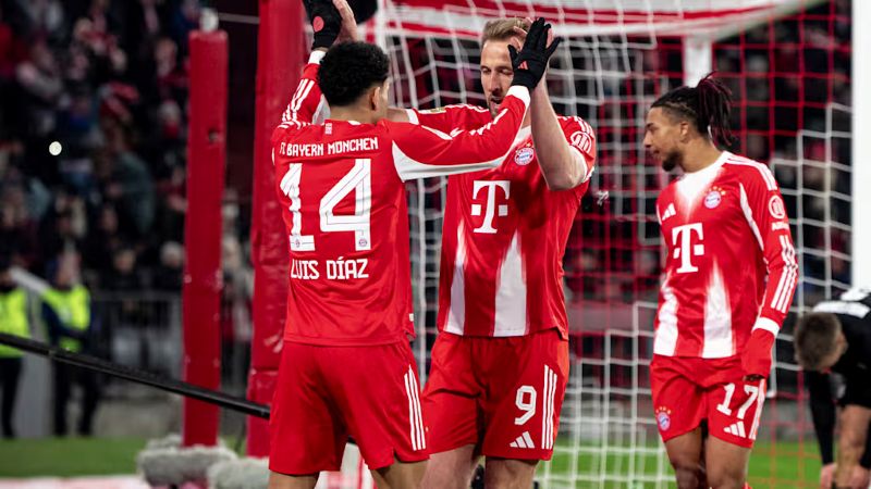 Selebrasi para pemain Bayern Munich dalam kemenangan telak 8-1 atas Wolfsburg di Bundesliga