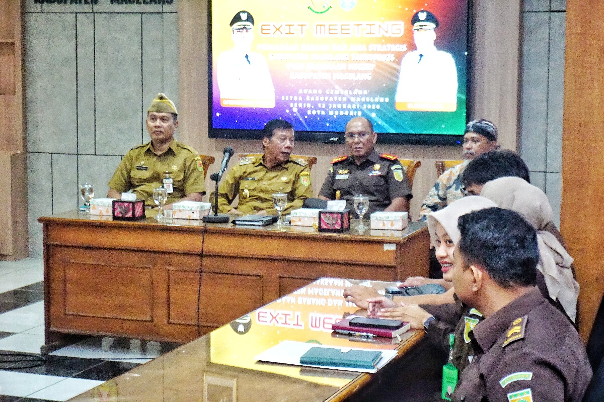 : Wakil bupati Magelang saat memberikan arahan pada acara Exit Meeting Pengadaan Barang dan Jasa Strategis Tahun 2025 di Ruang Cemerlang, Senin (12/1).  Meski Rampung, Pemkab Magelang Catat Sejumlah P