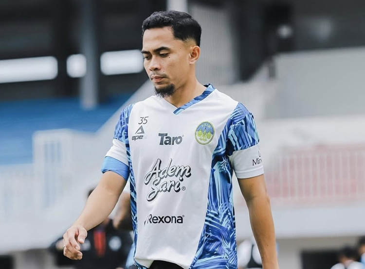 Kapten tim PSIM Jogja Reva Adi Utama