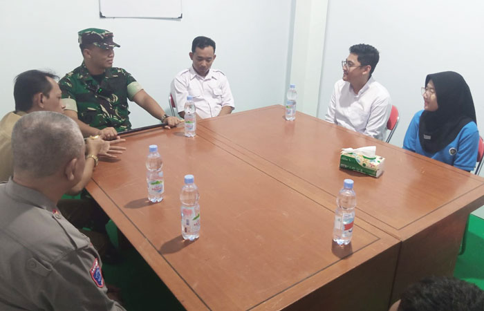 Dandim 0730/Gunungkidul Letkol Inf Alfian Yudha Praniawan melakukan mediasi pihak SPPG dengan sekolah dan wali murid Senin&nbsp;(12/1).