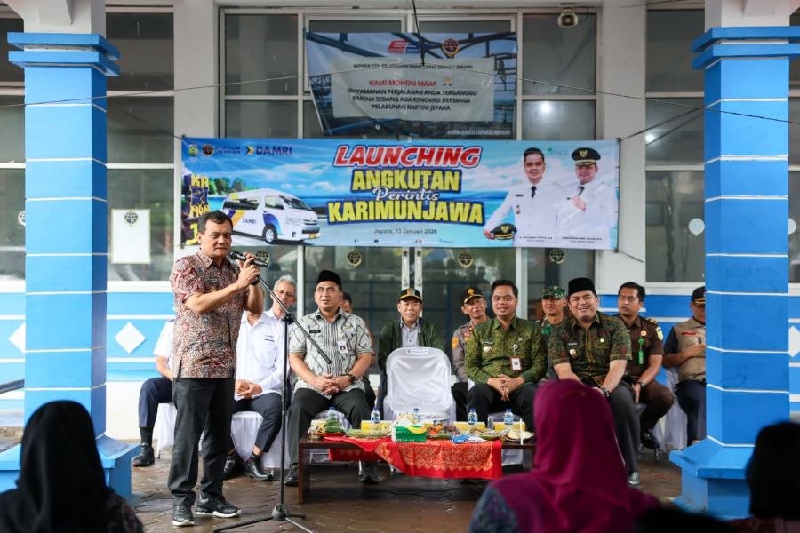 Gubernur Jawa Tengah Ahmad Luthfi meresmikan operasional layanan angkutan perintis Bus DAMRI Karimunjawa