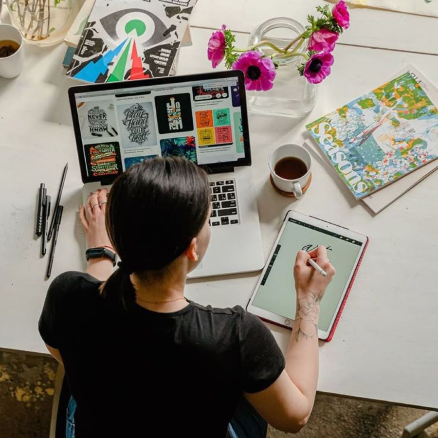 Ilustrasi Freelance / Remote Worker - Sumber: Pinterest