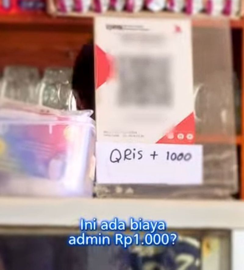 Bank Indonesia tegaskan tidak boleh ada tambahan biaya saat transaksi QRIS yang dibebankan ke pembeli.