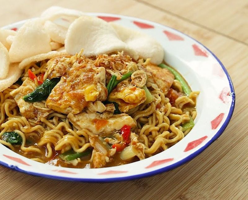 Mie nyemek khas Jogja.