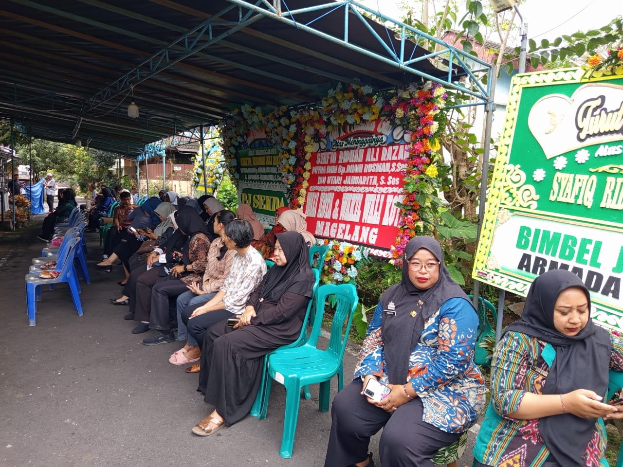 Warga silih berganti memberikan belasungkawa kepada keluarga Ali di Perumahan Depkes, Kota Magelang, Kamis (15/1/2026).