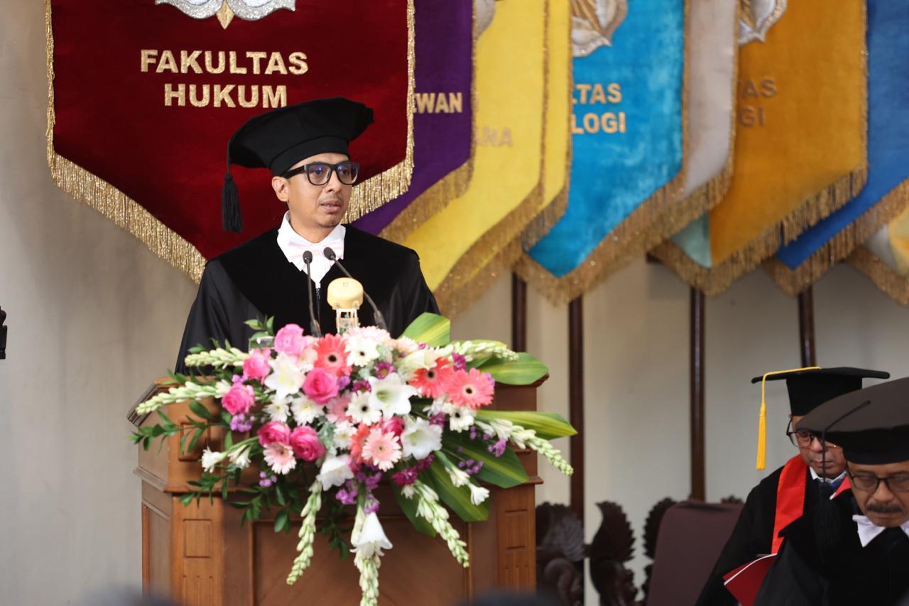 Zainal Arifin Mochtar saat menyampaikan pidato pengukuhan guru besar di UGM, Kamis (15/1/2026).