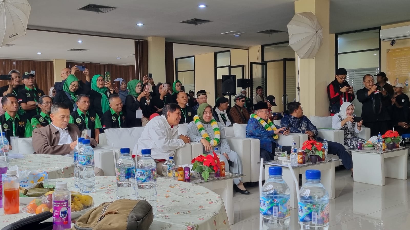 Bupati Purworejo Yuli Hastuti menghadiri pertemuan rutin Persaudaraan Keluarga Besar Purworejo (PKBP) di Jakarta, Minggu (18/1). (Dokumentasi Prokopim Purworejo)