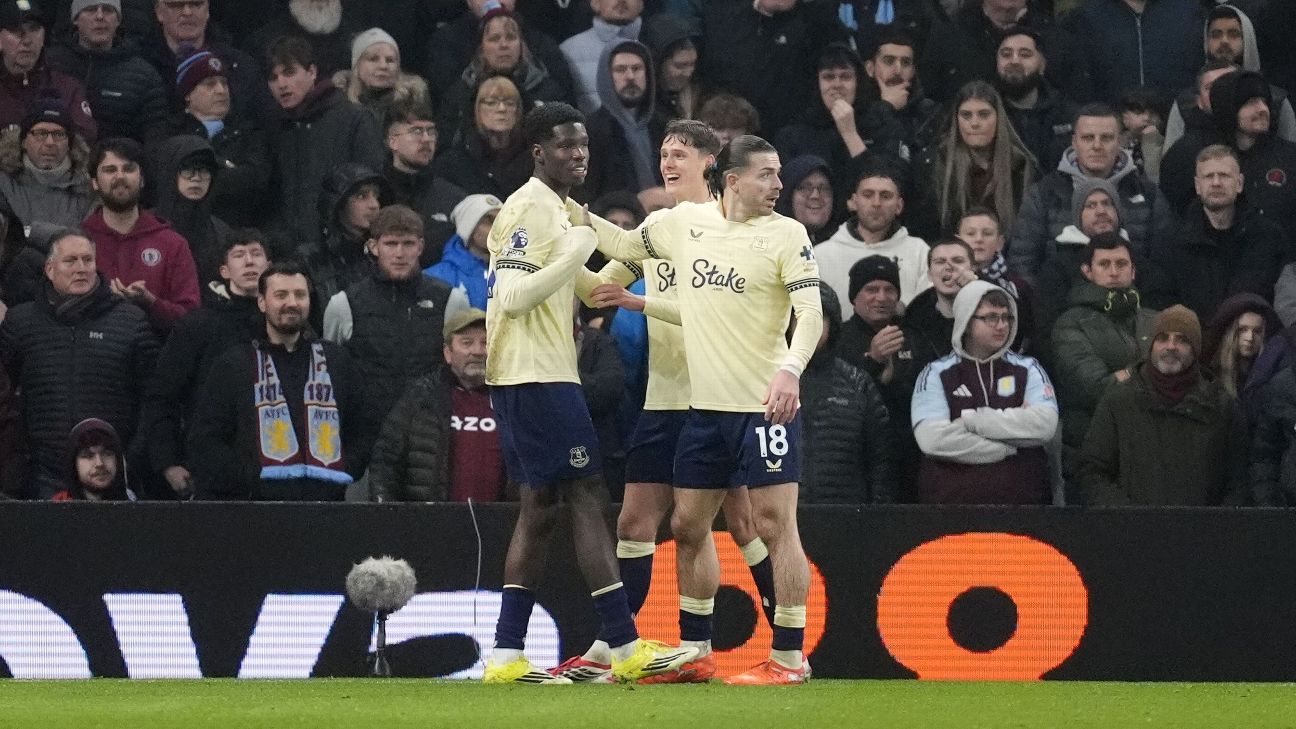 Selebrasi pemain Everton setelah Thierno Barry cetak gol kemenangan atas Aston Villa