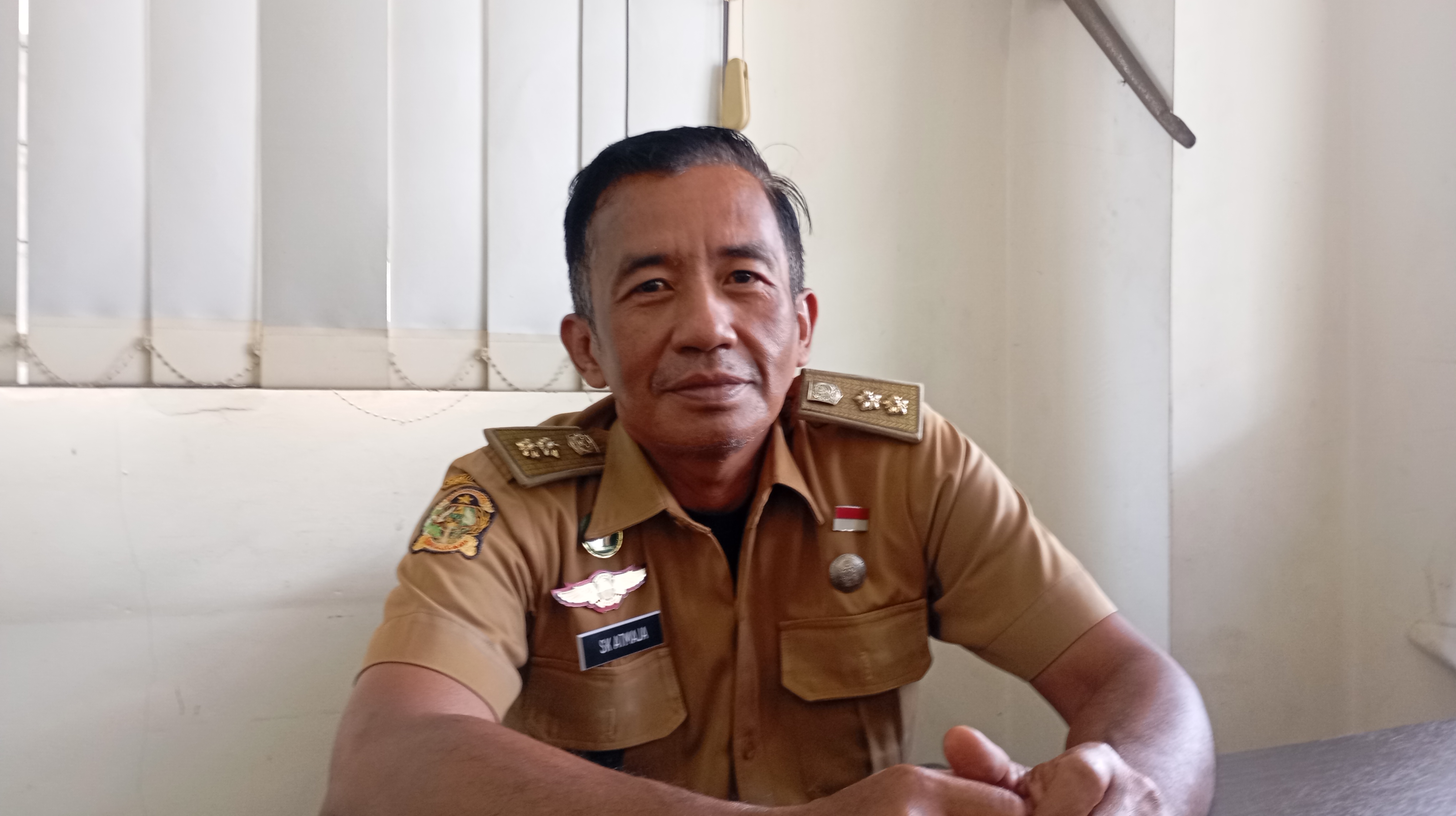 Lurah Terban Sigit Kusuma Atmaja saat ditemui di kantornya, Senin (19/1/2026). Berkat tangan dinginnya kini Terban mampu mereduksi puluhan ton sampah per hari.  &nbsp;