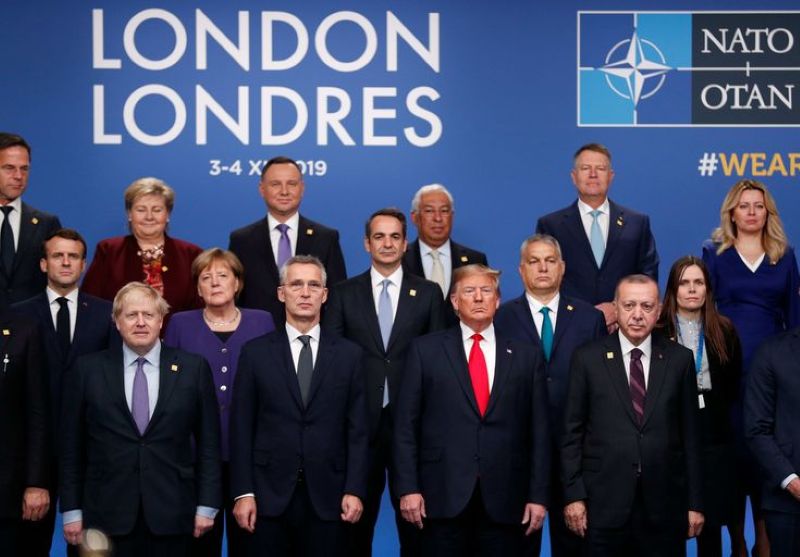 Trump akan pangkas staf nya dalam NATO.