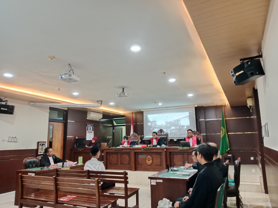 Sidang lanjutan Perdana Arie, terdakwa pembakaran Polda DIY.