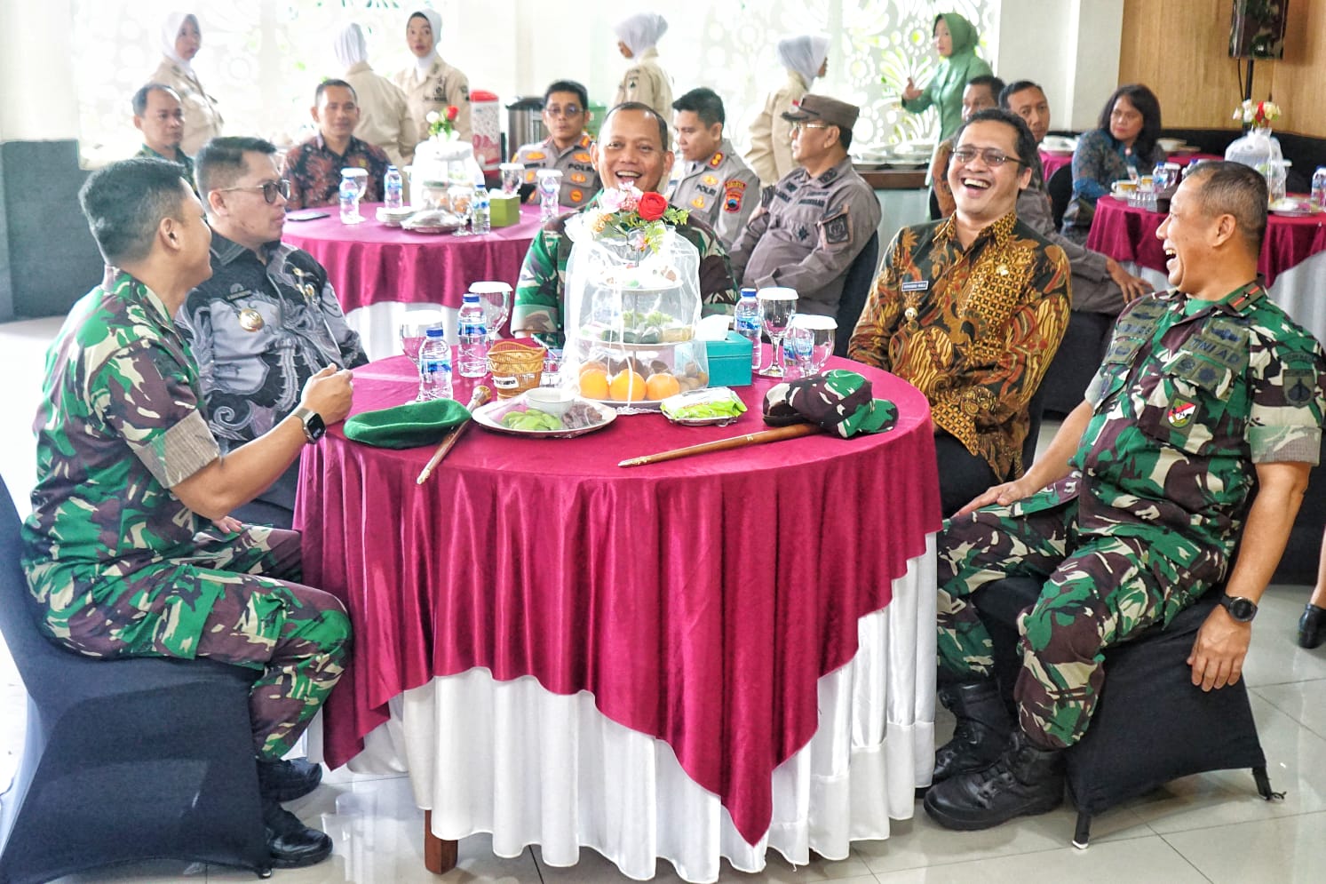 Bupati Magelang saat menghadiri kunjungan kerja Pangdam IV Diponegoro di Kodim 0705/Magelang, Kamis (22/1).  &nbsp;