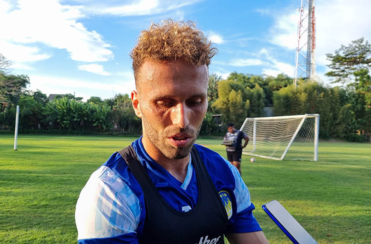 Pemain PSIM Jogja Ze Valente