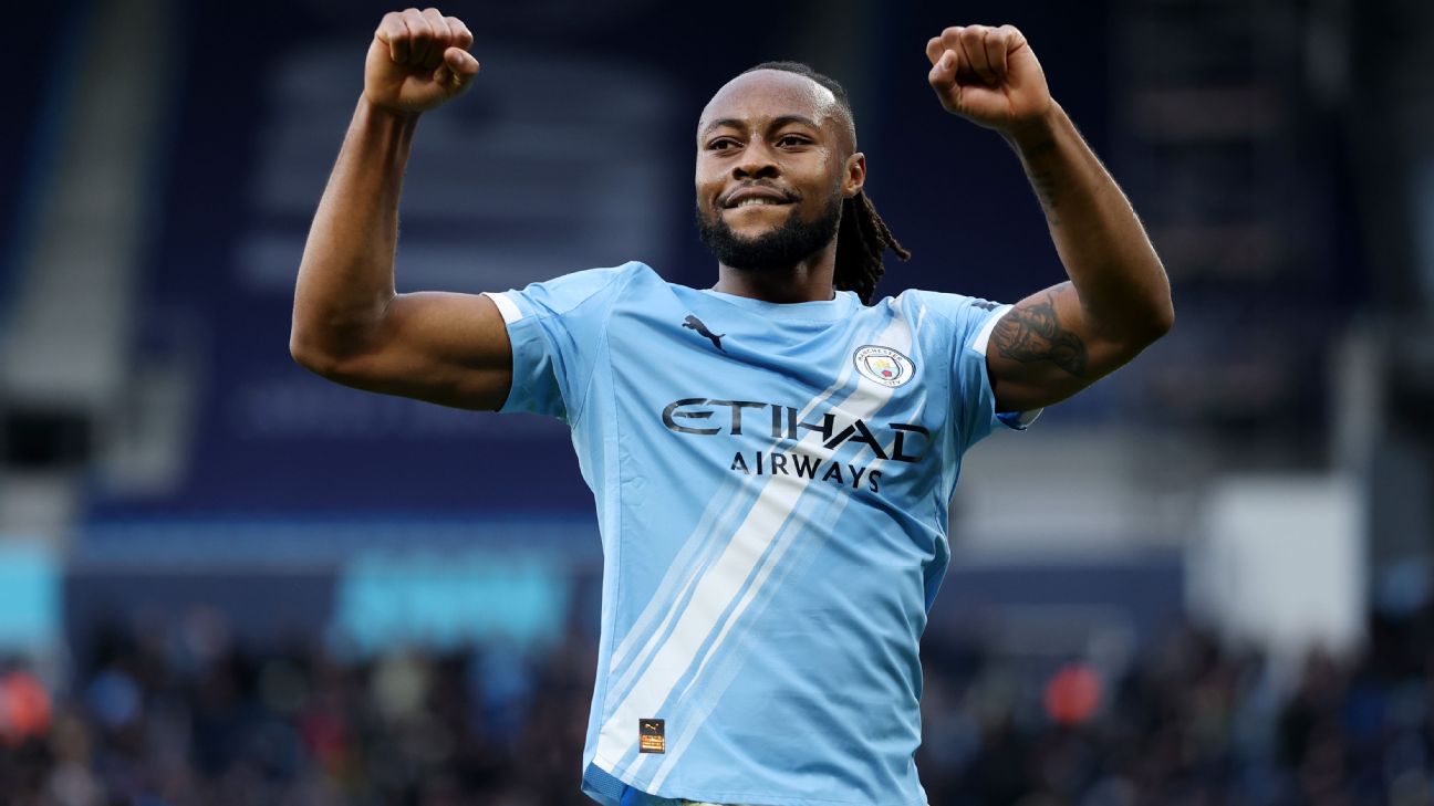 Selebrasi Antoine Semenyo setelah mencetak gol dalam kemenangan 2-0 Manchester City atas Wolves