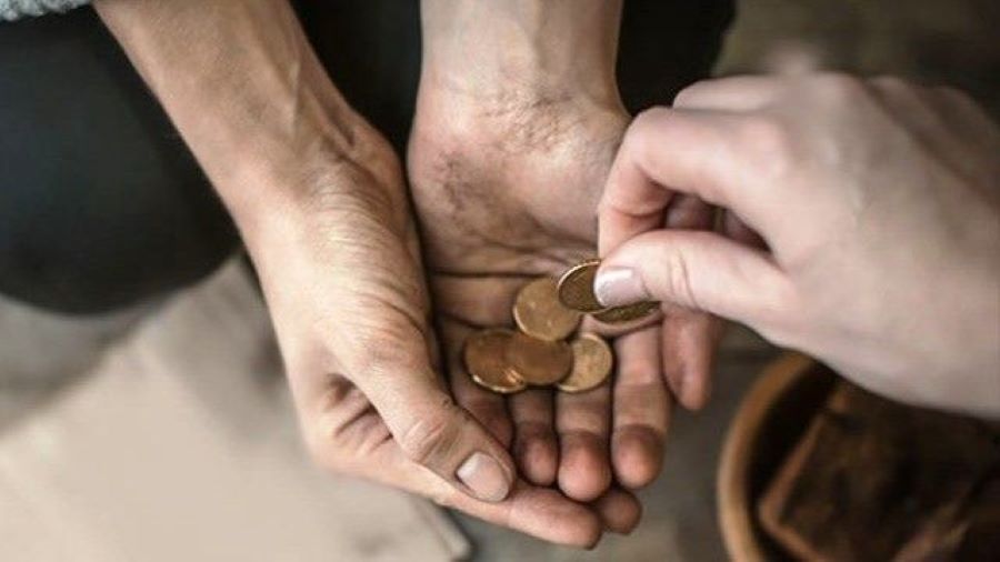 Sedekah Membawa Keberkahan Berlipat Ganda (Pinterest)