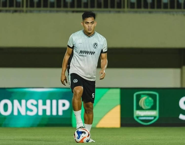 Bek PSS Sleman Iman Fathurahman.