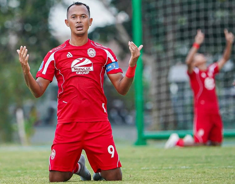 Para pemain Persiba Bantul saat selebrasi kemenangan