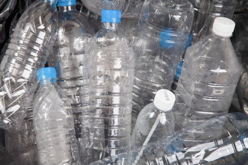 Mikroplastik dan nanoplastik.
