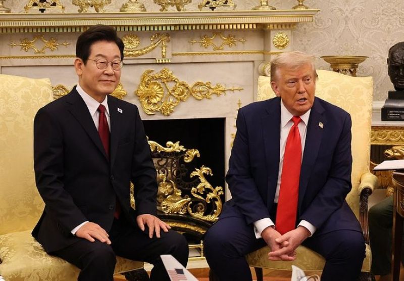 Presiden Trump akan mengancam tarif besar ke Korea Selatan.