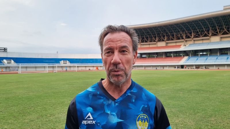 pelatih PSIM Jogja Jean Paul van Gastel.