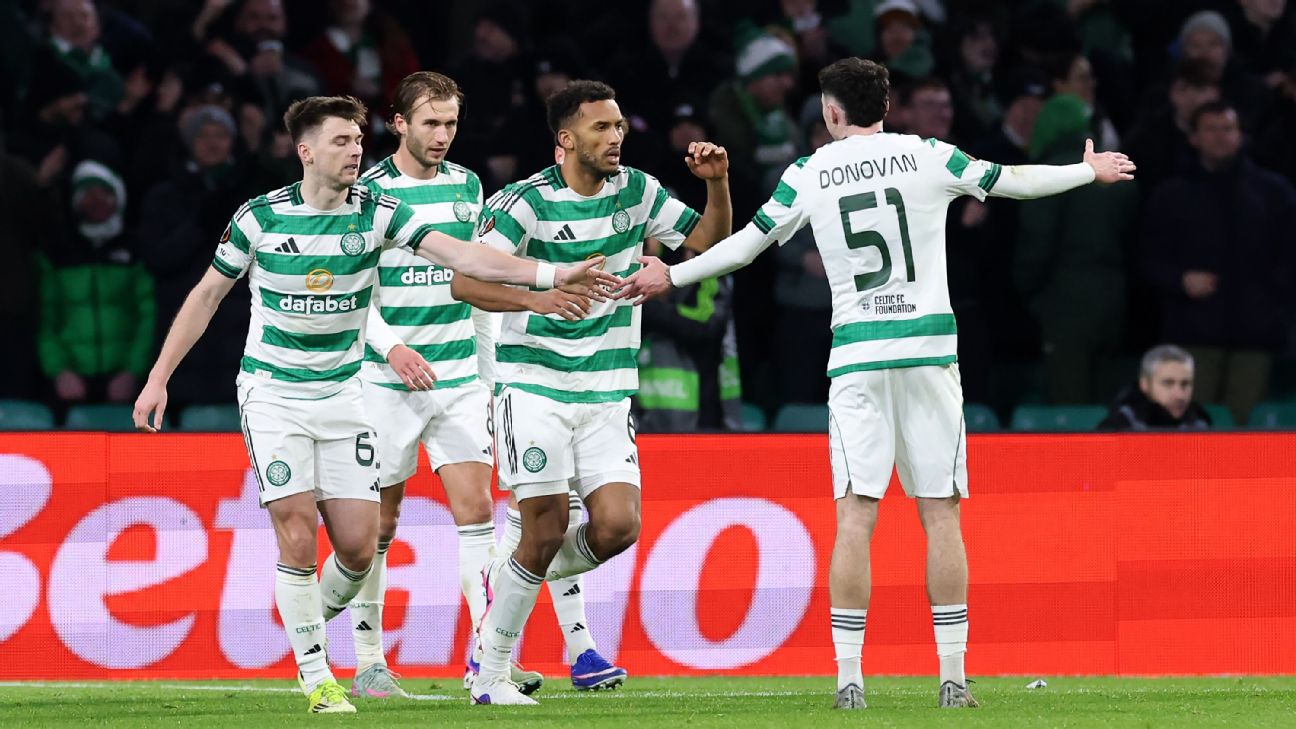 Selebrasi pemain Celtic dalam kemenangan atas FC Utrecht yang memastikan tempat di playoff Europa League