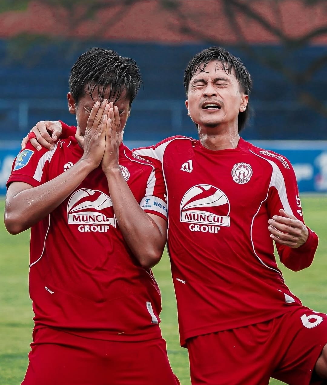 Para pemain Persiba Bantul saat merayakan kemenangan&nbsp;