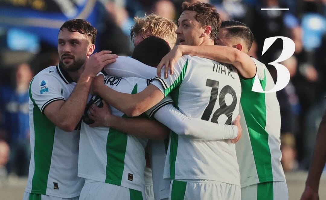 Para pemain Sassuolo rayakan kemenangan atas Pisa dengan skor 1-3 di Serie A