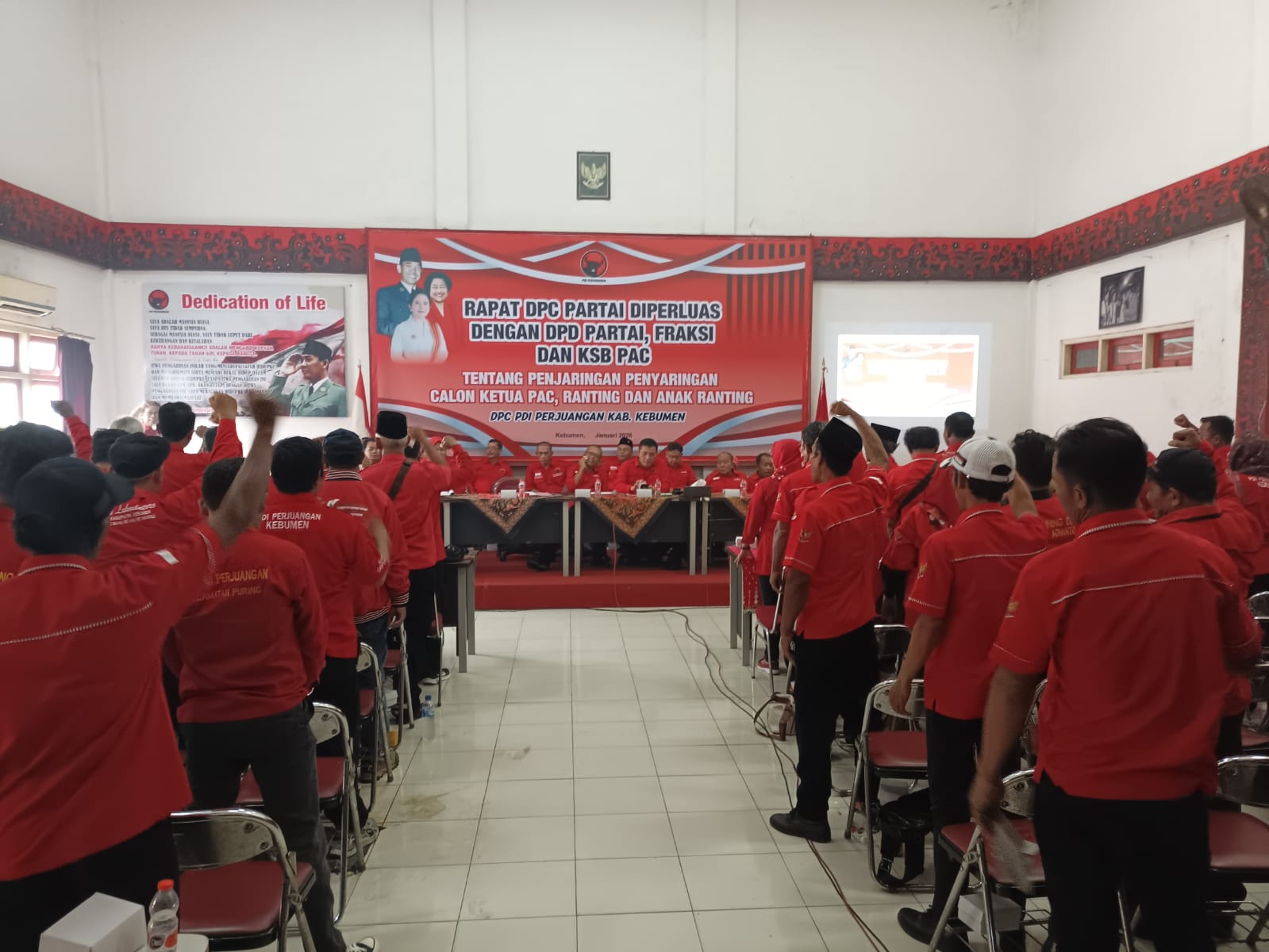 Wakil Ketua DPD PDIP Jawa Tengah Bambang Hariyanto Bachrudin memberikan pemahaman terkait mekanisme pemilihan pengurus PAC hingga tingkat ranting. (M Hafied/Radar Jogja)  &nbsp;