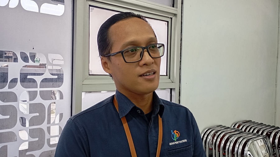 Statistisi Ahli Madya BPS Kota Jogja Fandi Akhmad saat ditemui di kantornya,&nbsp;Senin&nbsp;(2/2/2026).