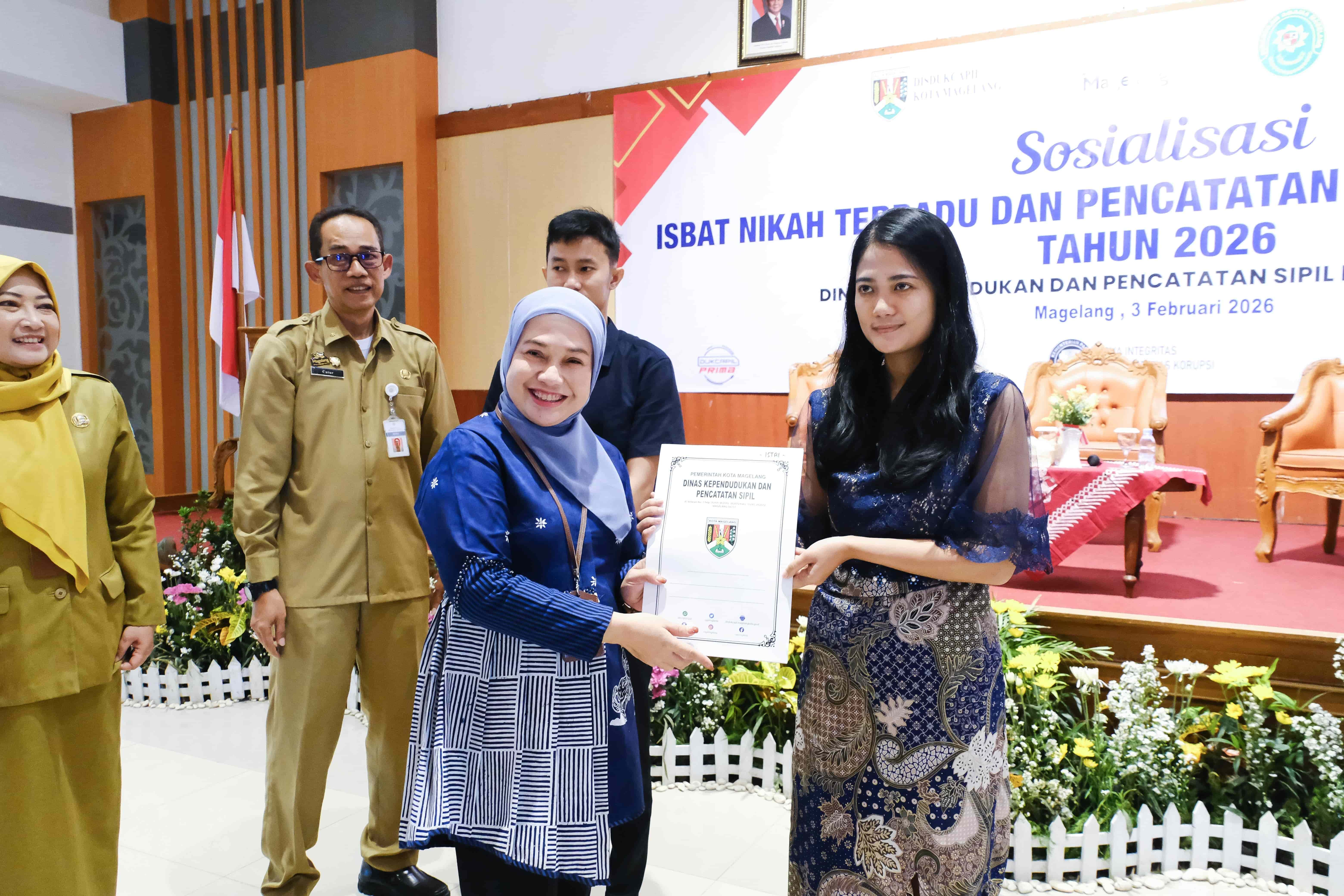 Pemkot menyosialisasikan program Si Capermas ke tingkat RT dan RW di Gedung Wanita, Selasa (3/2).