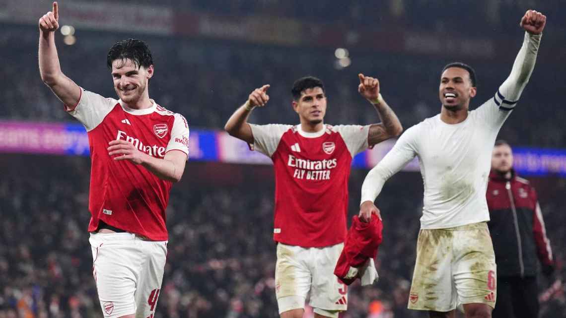 Arsenal rayakan kemenangan atas Arsenal untuk memastikan tempat di final Carabao Cup