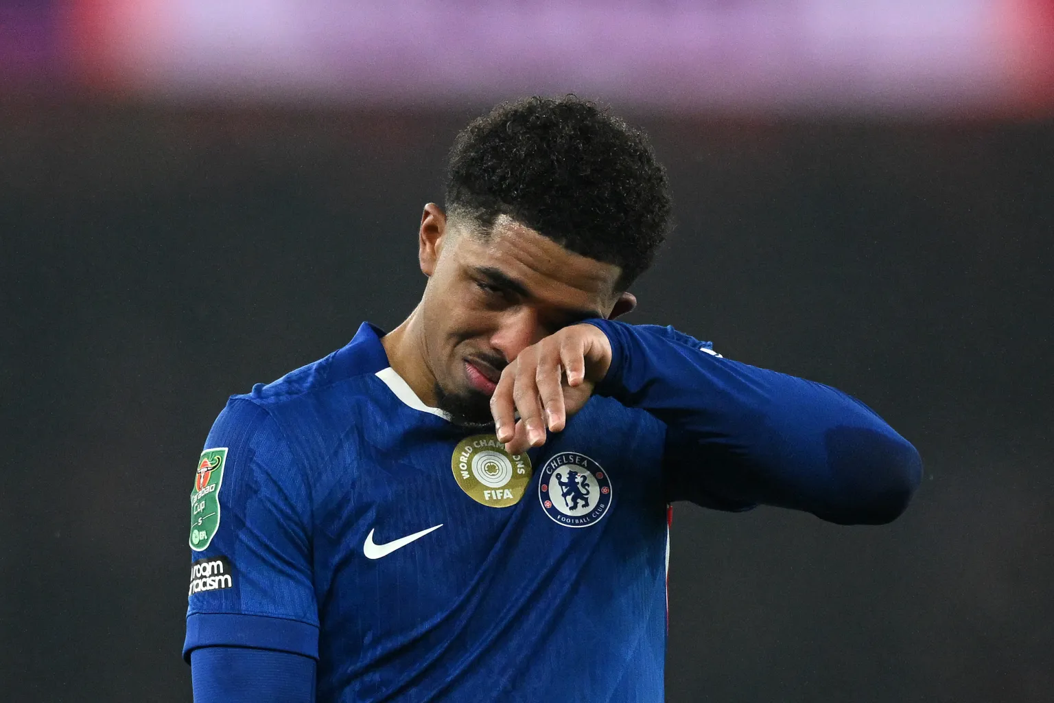 Pemain Chelsea, Wesley Fofana menangis setelah kekalahan atas Arsenal di Carabao Cup