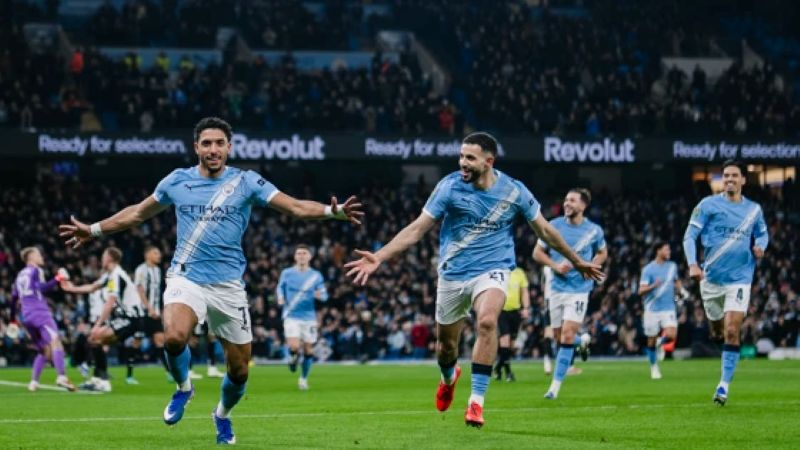 Selebrasi Manchester City setelah Omar Marmoush mencetak gol dalam kemenangan atas Newcastle United di semifinal leg kedua Carabao Cup